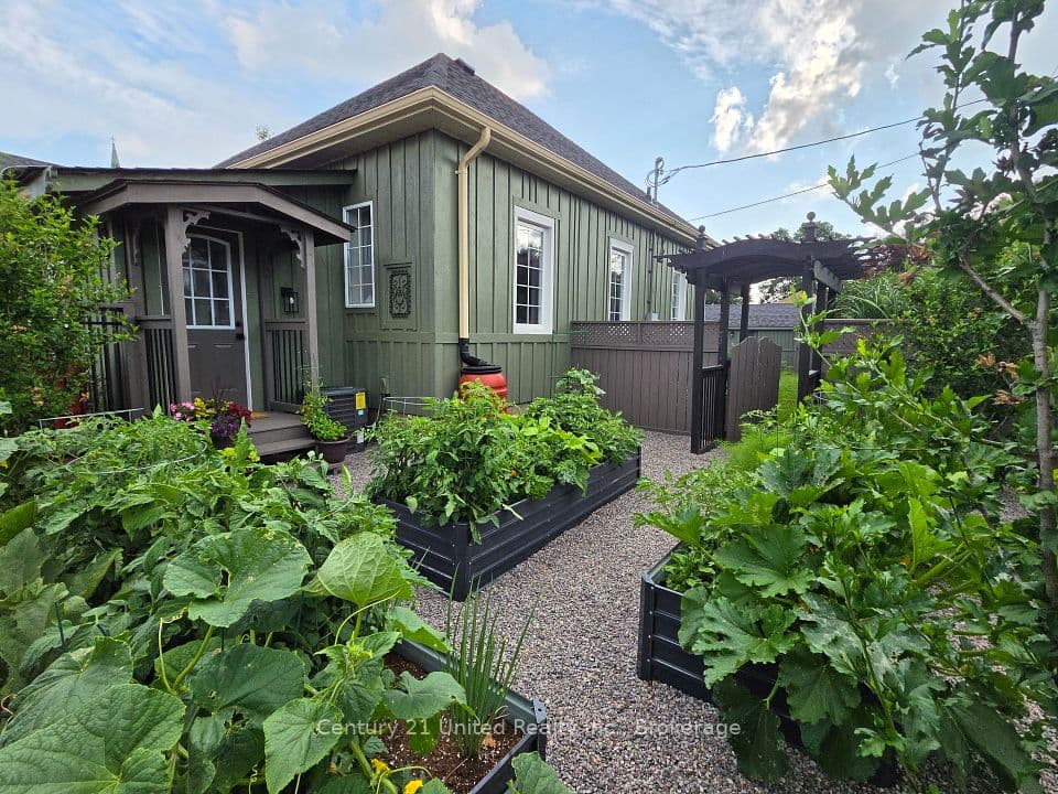 759 Hurley Street, Peterborough, ON K9J 3B1 – photo 2