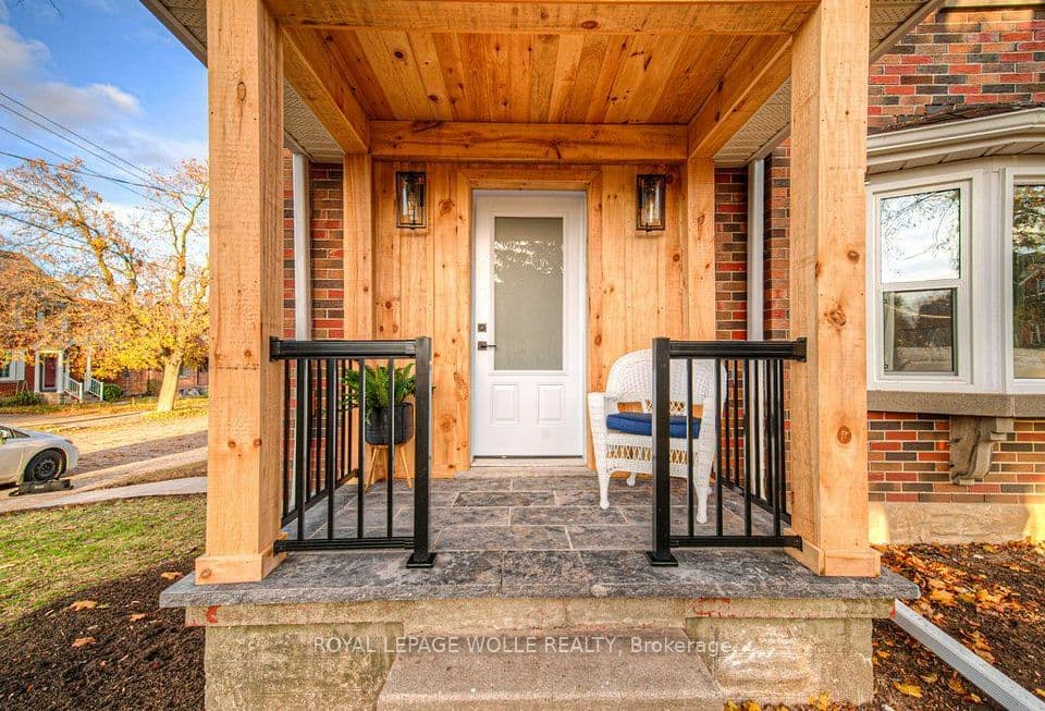 30 Dunbar Road S, Waterloo, ON N2L 2E3 – photo 2
