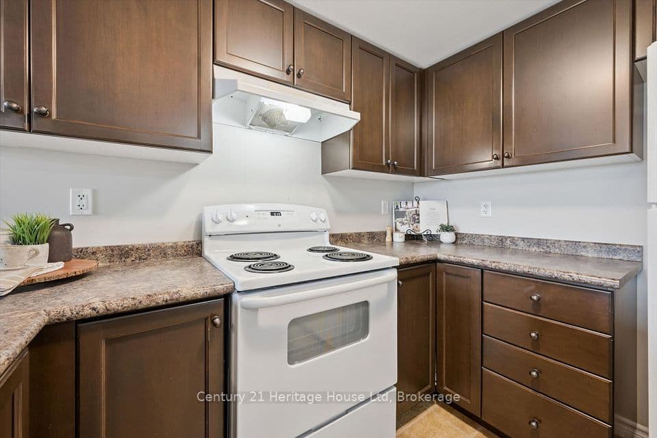 60 Lynnmore Street SW 313, Guelph, ON N1L 0J8 – photo 2