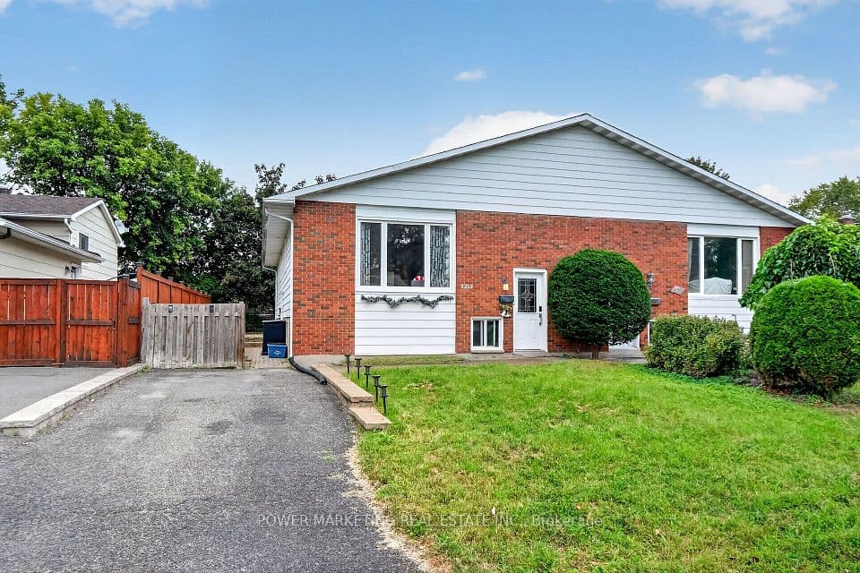 2213 FILLMORE Crescent, Beacon Hill North - South and Area, ON K1J 6A1 – main photo