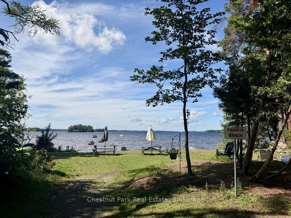 1004 Chippawa Avenue, Gravenhurst, ON P1P 1R1 – photo 2