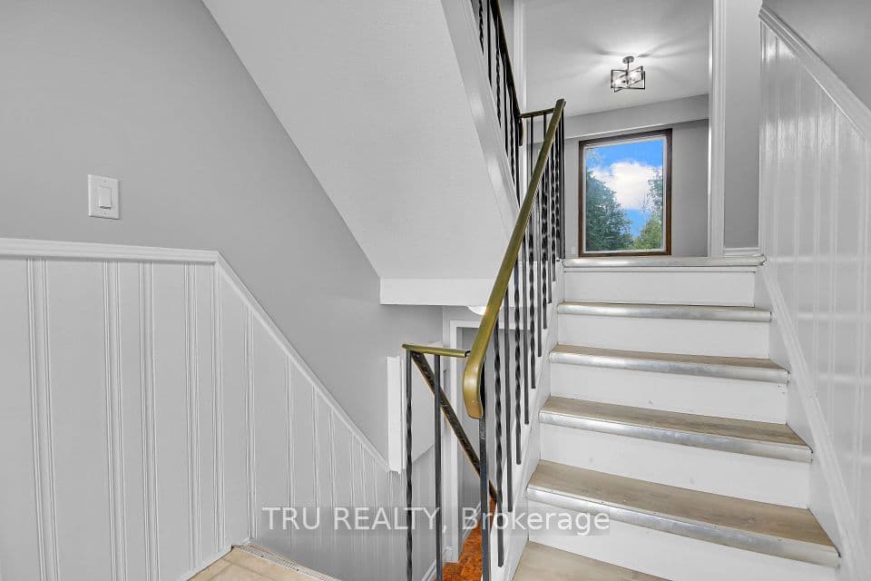 52 Greenboro Crescent, Hunt Club - South Keys and Area, ON K1T 1W5 – photo 3