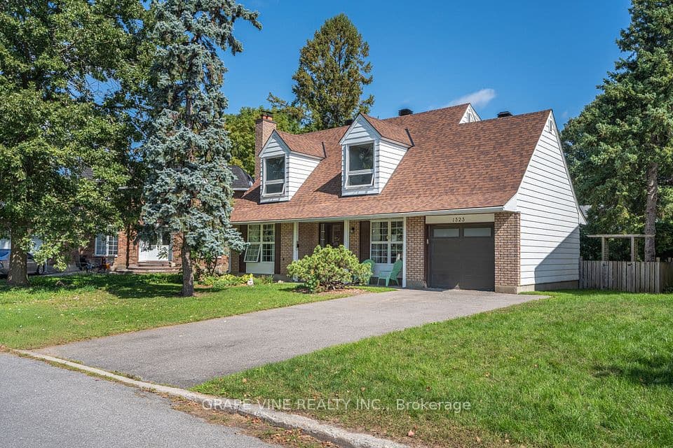 1323 Fernwood Drive, Hunt Club - South Keys and Area, ON K1V 7J8 – main photo