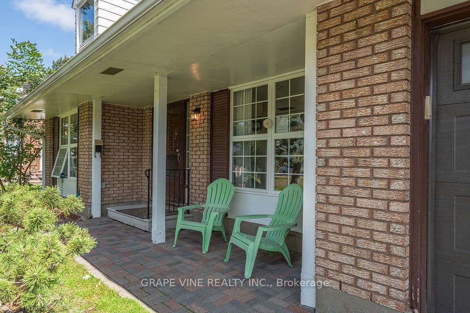 1323 Fernwood Drive, Hunt Club - South Keys and Area, ON K1V 7J8 – photo 3