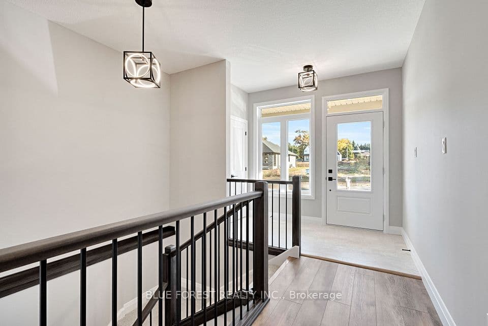 142 SHIRLEY Street, Thames Centre, ON N0M 2P0 – photo 2