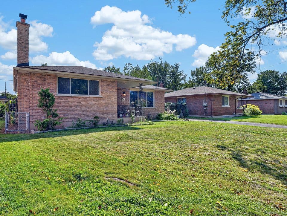 56 Burness Drive, St. Catharines, ON L2P 1J5 – photo 3