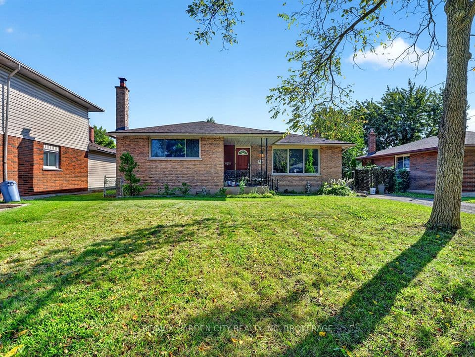56 Burness Drive, St. Catharines, ON L2P 1J5 – photo 2