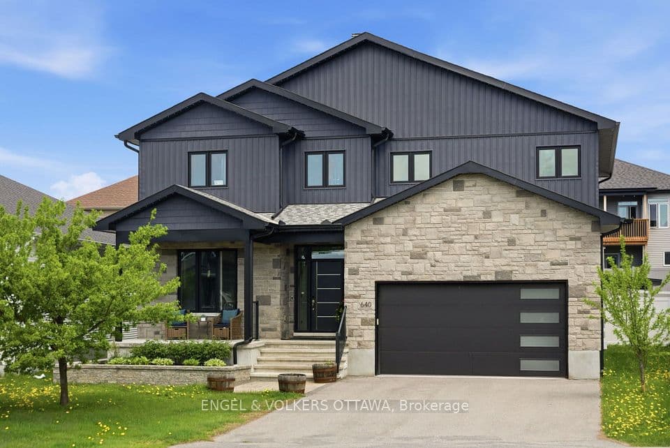 640 Meadowridge Circle, Carp - Huntley Ward, ON K0A 1L0 – main photo