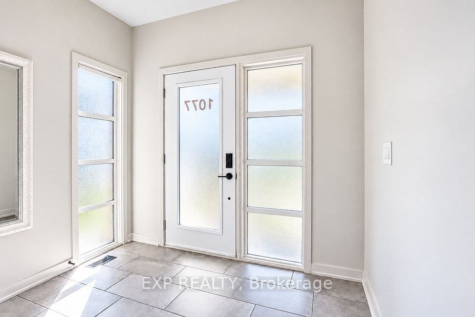 1077 Lunar Glow Crescent, Blossom Park - Airport and Area, ON K1Y 0N2 – photo 3
