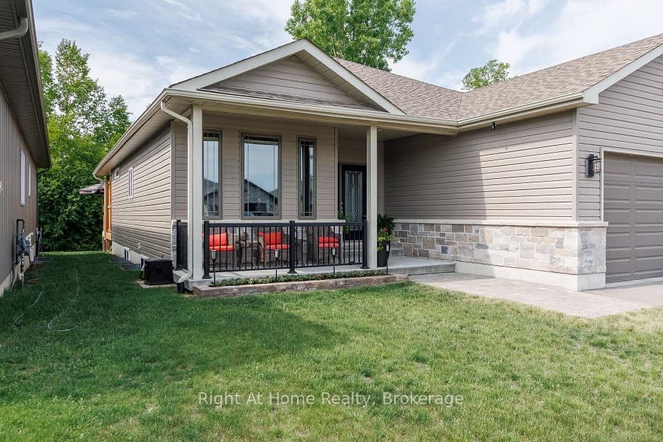 40 Birchmount Street, Quinte West, ON K8V 0C6 – photo 3