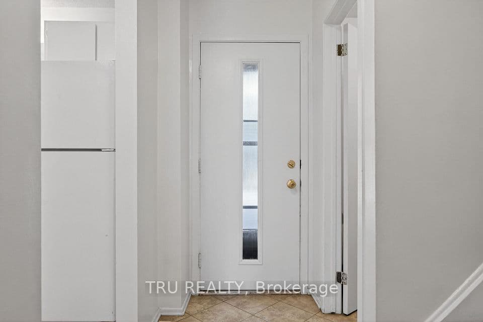 16-164 BARROW Crescent, Kanata, ON K2L 2J1 – photo 2