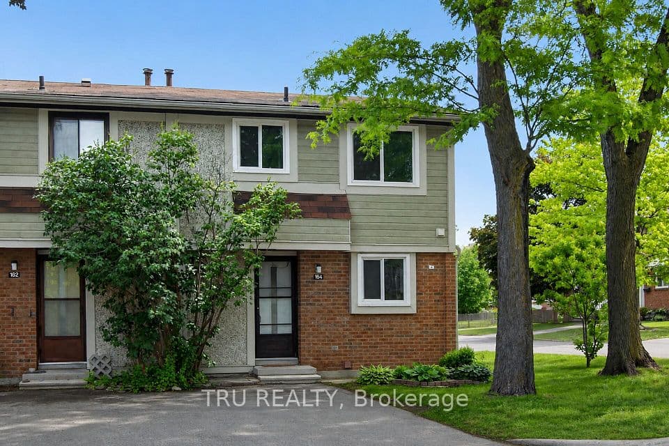 16-164 BARROW Crescent, Kanata, ON K2L 2J1 – main photo