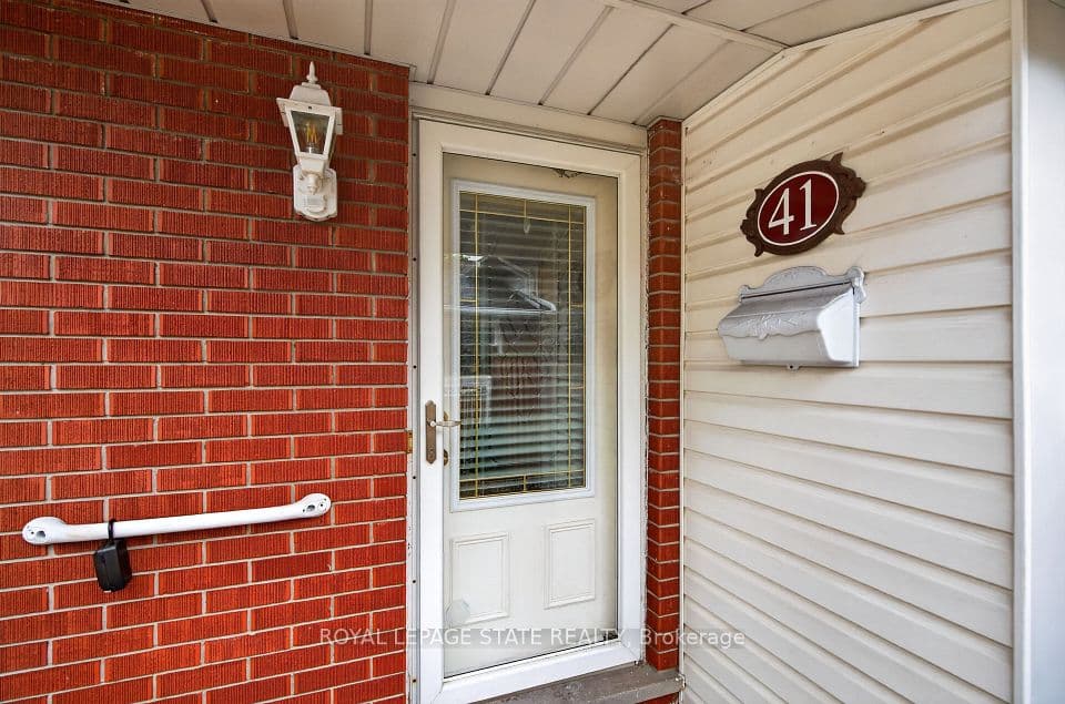 41 Darlington Drive, Hamilton, ON L9C 2L8 – photo 3