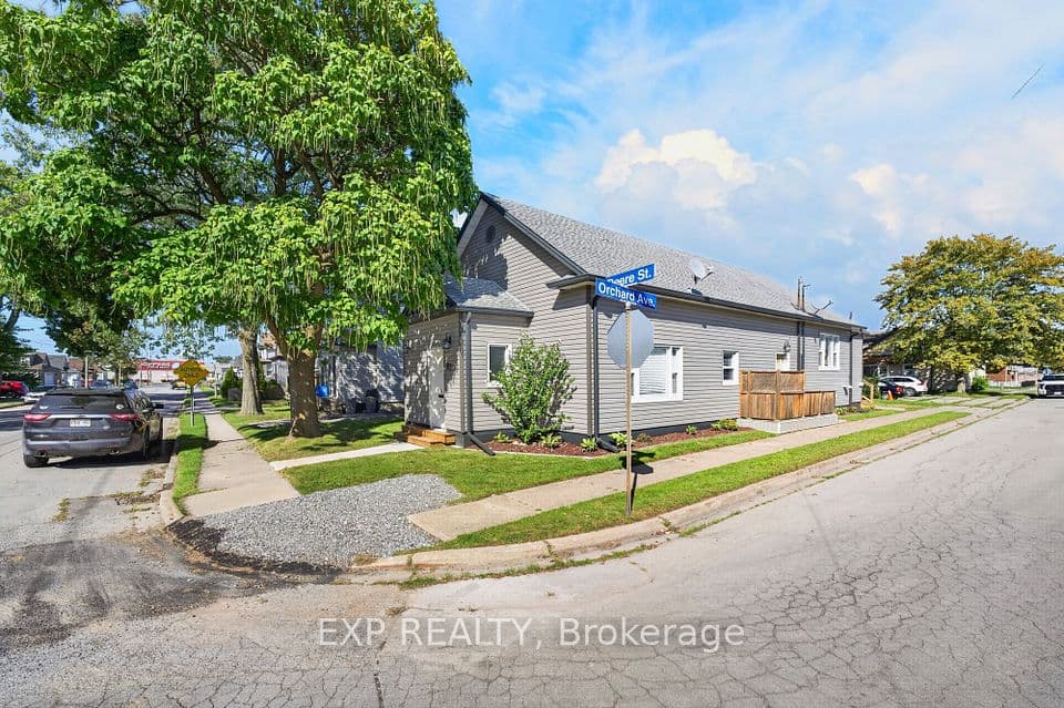 97 Deere Street, Welland, ON L3B 2L7 – photo 2