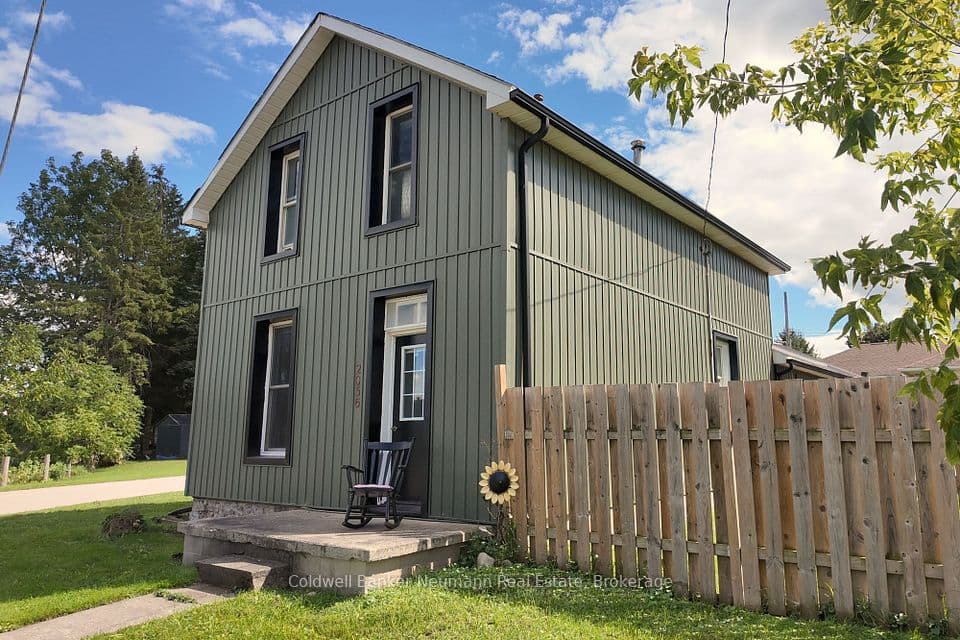 2056 Mill Street E, Howick, ON N0G 1X0 – main photo