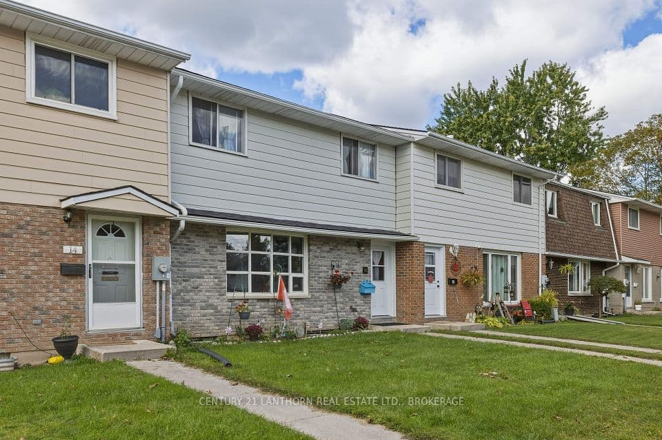 16 Winchester Drive, Greater Napanee, ON K7R 3R2 – main photo