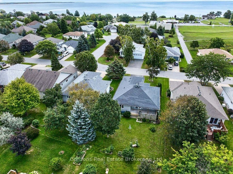39 Elmdale Drive, Prince Edward County, ON K0K 3L0 – photo 3