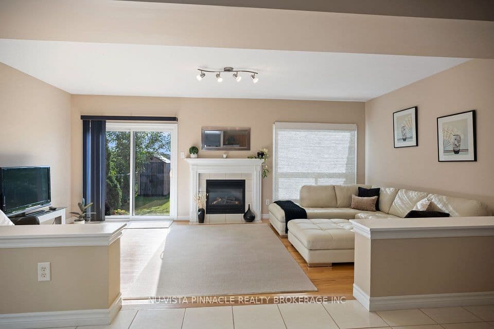 2504 Meadowgate Boulevard, London South, ON N6M 1L8 – photo 2