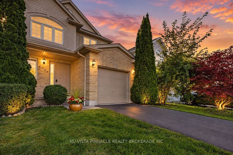 2504 Meadowgate Boulevard, London South, ON N6M 1L8 – main photo