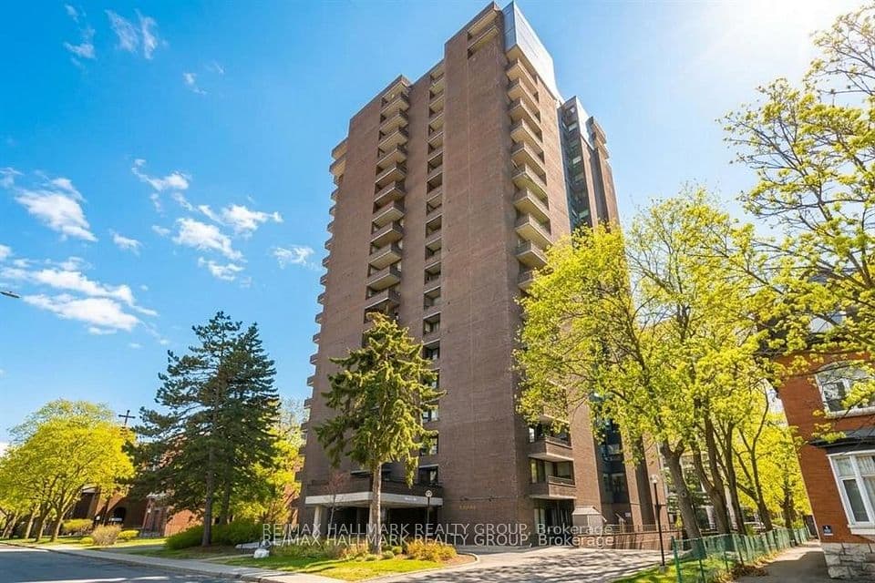 71 Somerset Street W 2003, Ottawa Centre, ON K2P 2G2 – main photo