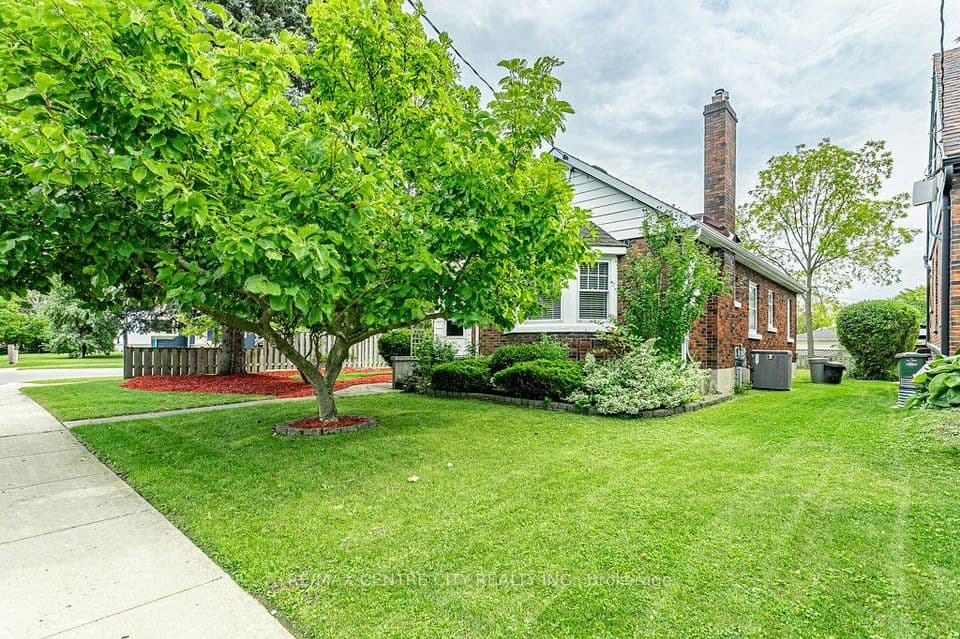 123 1/2 Myrtle Street, St. Thomas, ON N5R 2G2 – photo 2