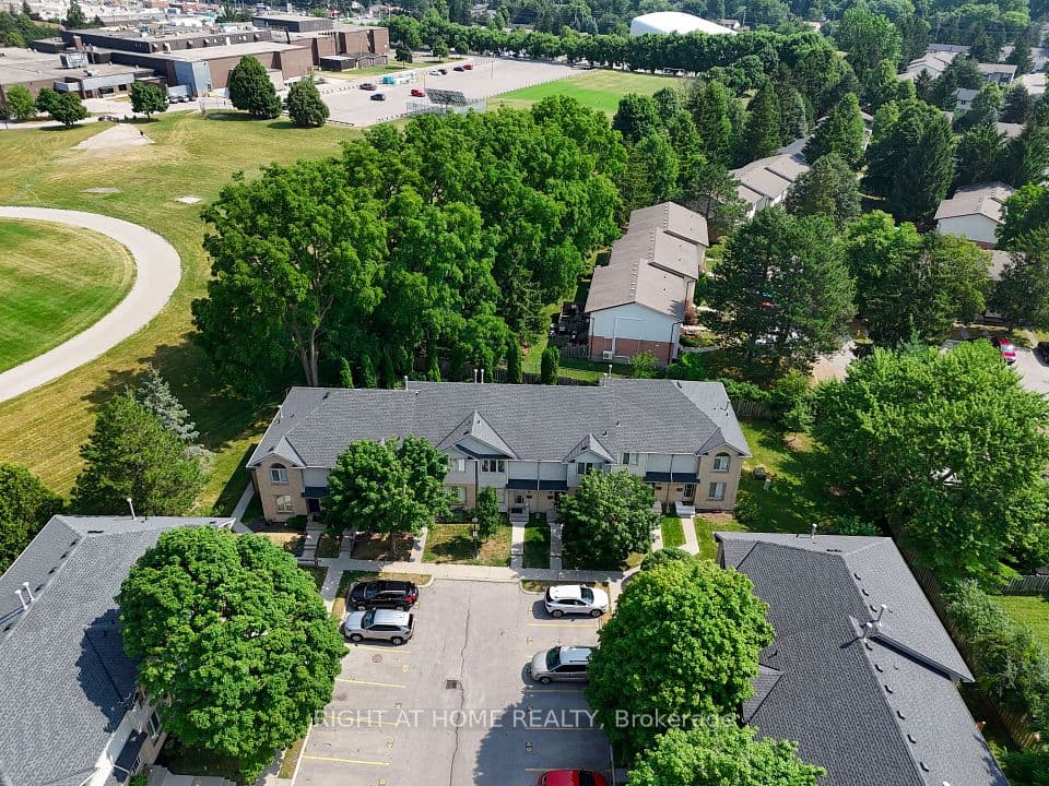 925 Lawson Road 17, London North, ON N6G 4X3 – photo 2