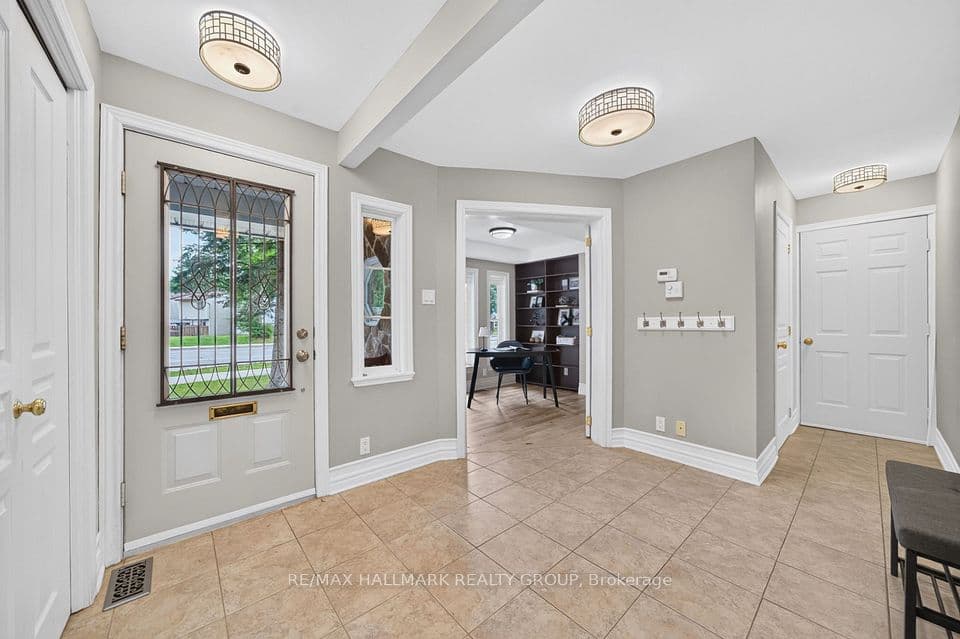 1608 Prince Of Wales Drive, Mooneys Bay - Carleton Heights and Area, ON K2C 1P3 – photo 3