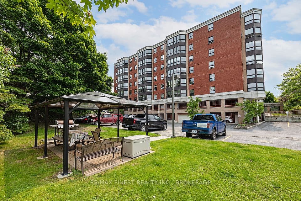 675 Davis Drive 504, Kingston, ON K7M 8L5 – photo 2