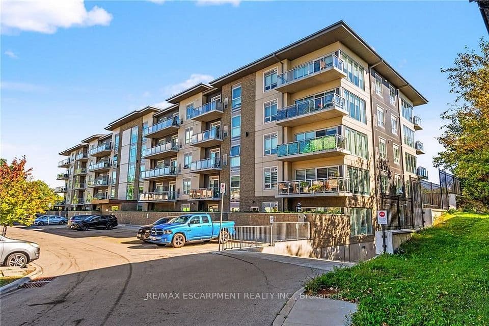 16 MARKLE Crescent 413, Hamilton, ON L9G 0H4 – main photo