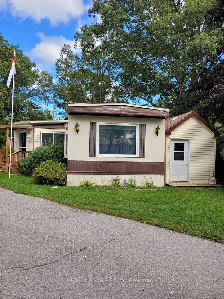 9839 Lakeshore Road 5, Lambton Shores, ON N0M 1T0 – main photo