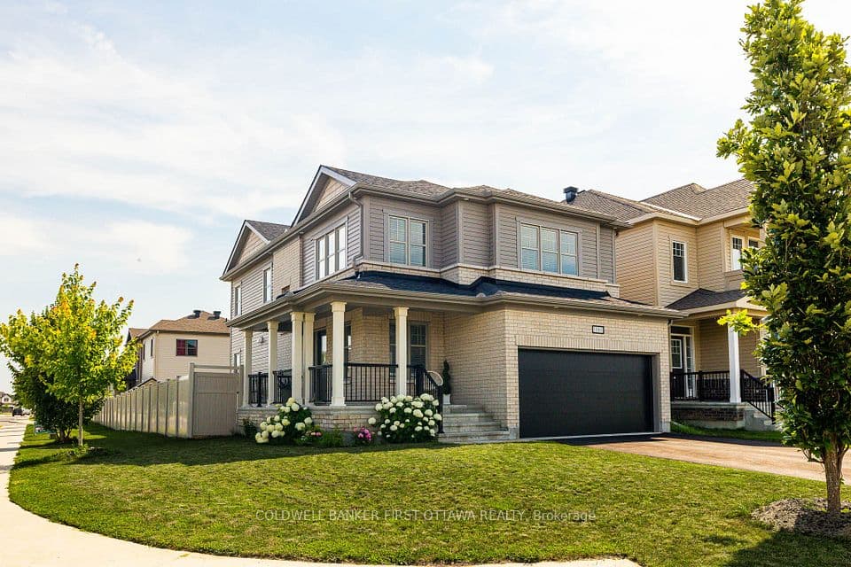 1001 Manege Street, Stittsville - Munster - Richmond, ON K2S 0Y7 – main photo