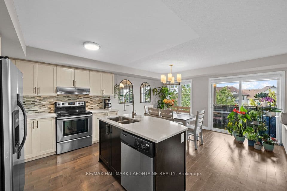 585 Stonefield Private 7, Barrhaven, ON K2G 4R4 – photo 3