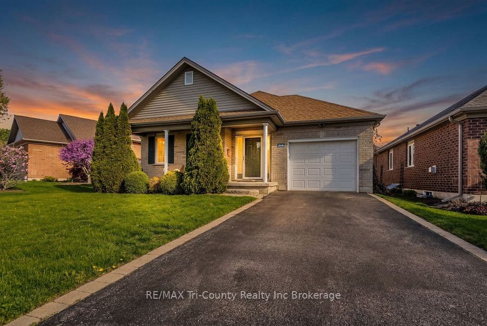 210 Baldwin Street, Tillsonburg, ON N4G 5W3 – main photo
