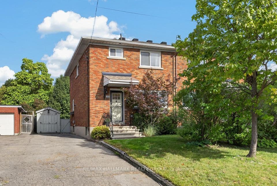1213 Emperor Avenue, Carlington - Central Park, ON K1Z 8C3 – main photo