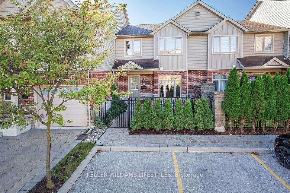 1061 Eagletrace Drive 71, London North, ON N6G 0T3 – main photo
