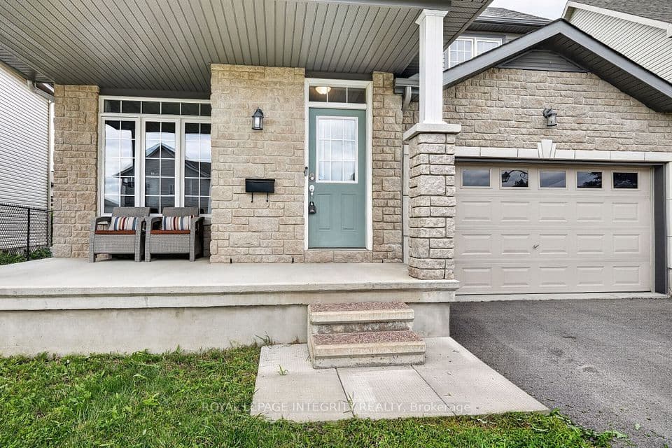 129 Dorina Sarazin Crescent, Clarence-Rockland, ON K4K 0G6 – photo 2