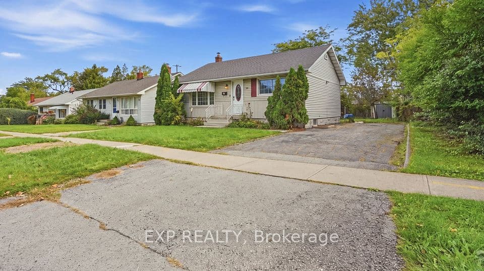 123 Jacobson Avenue, St. Catharines, ON L2T 3A6 – main photo
