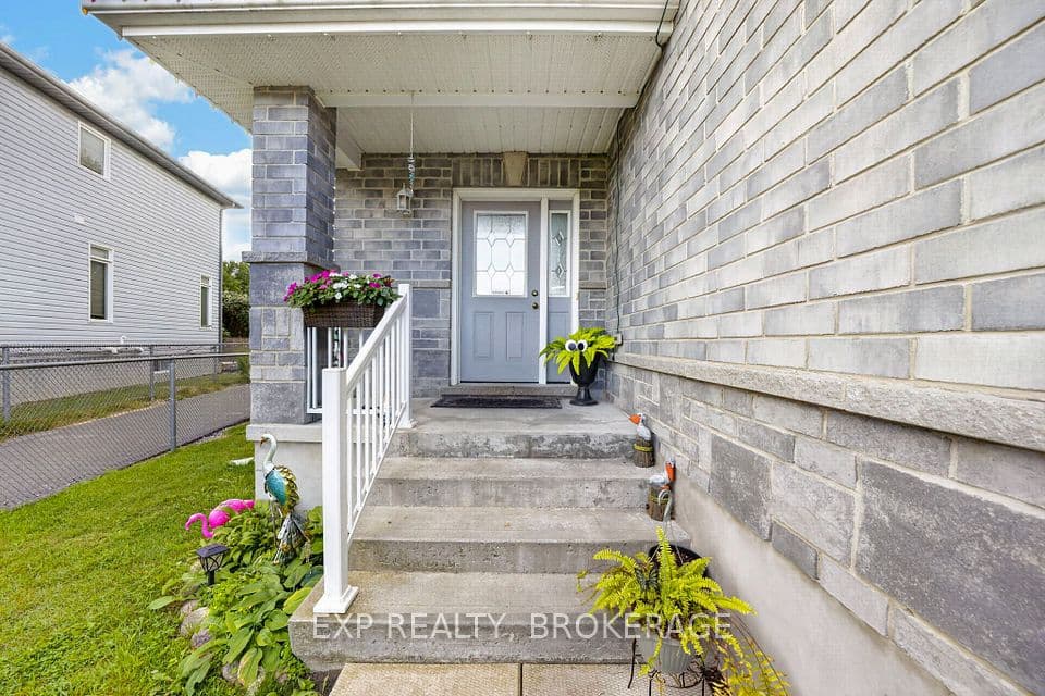 925 Blossom Street, Kingston, ON K7P 0N2 – photo 3