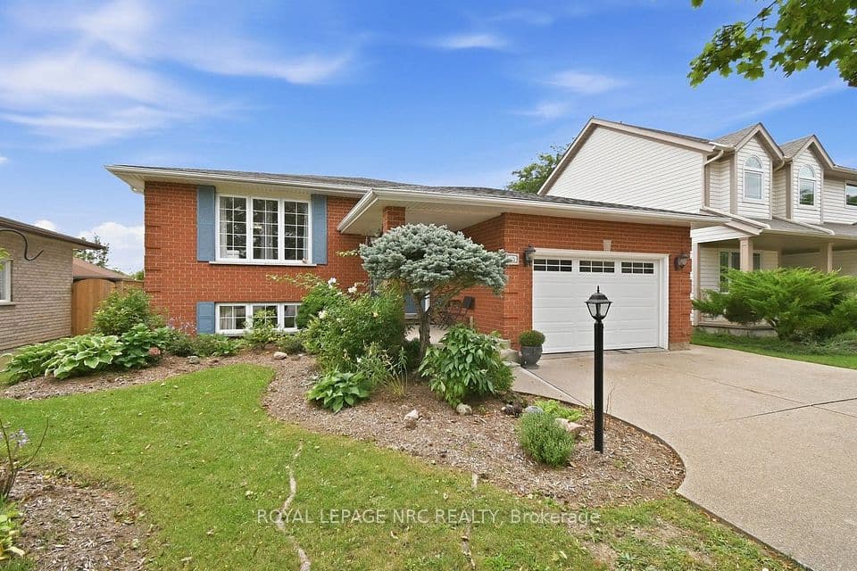 39 West Farmington Drive, St. Catharines, ON L2S 3S3 – photo 2