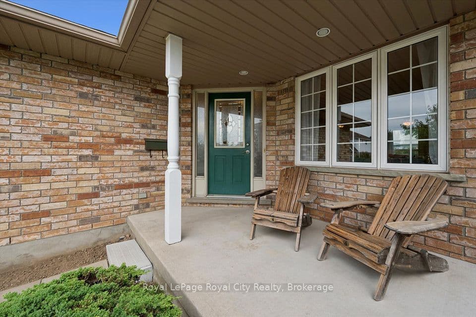3 Munroe Crescent, Guelph, ON N1G 5E6 – photo 2