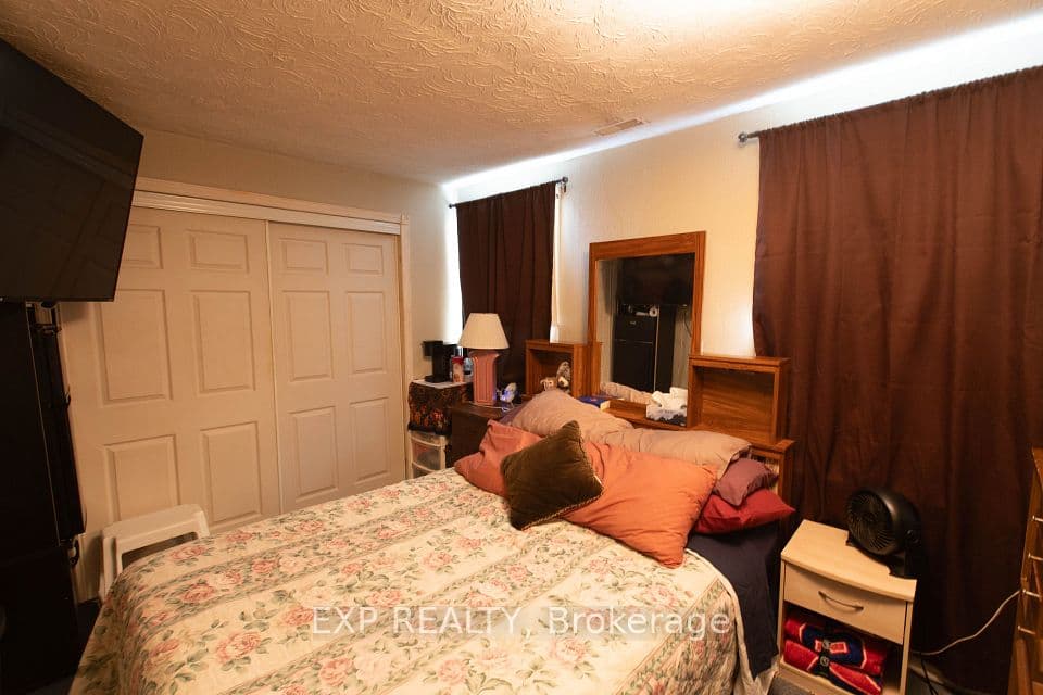 301-303 Fourth Street W, Cornwall, ON K6J 2S3 – photo 2