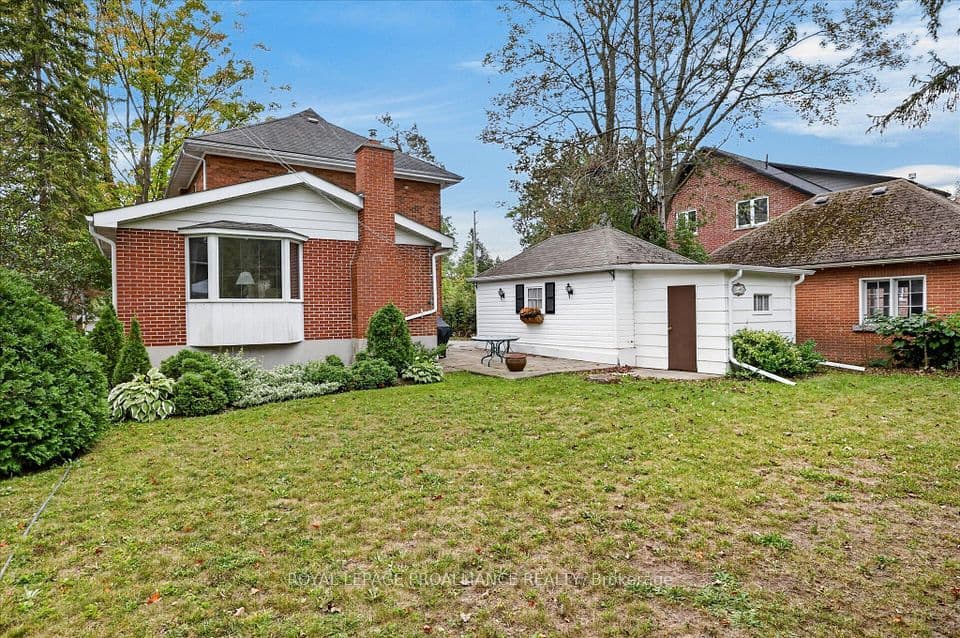 210 Aberdeen Avenue, Peterborough, ON K9H 4W8 – photo 2