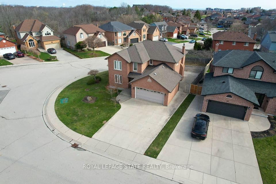 137 National Drive, Hamilton, ON L8G 5B3 – photo 3