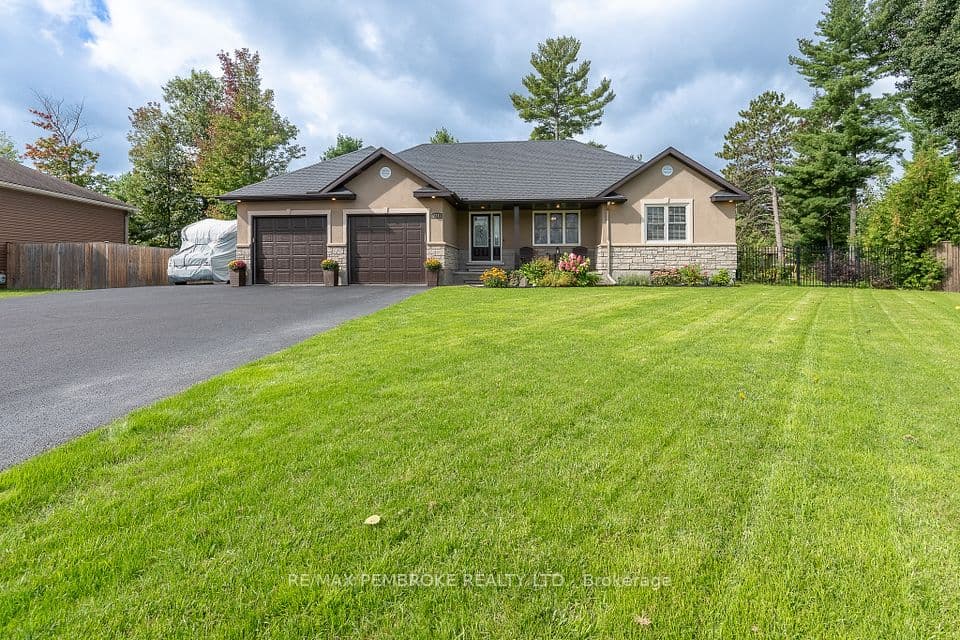 221 Oriole Crescent, Petawawa, ON K8H 0A7 – main photo