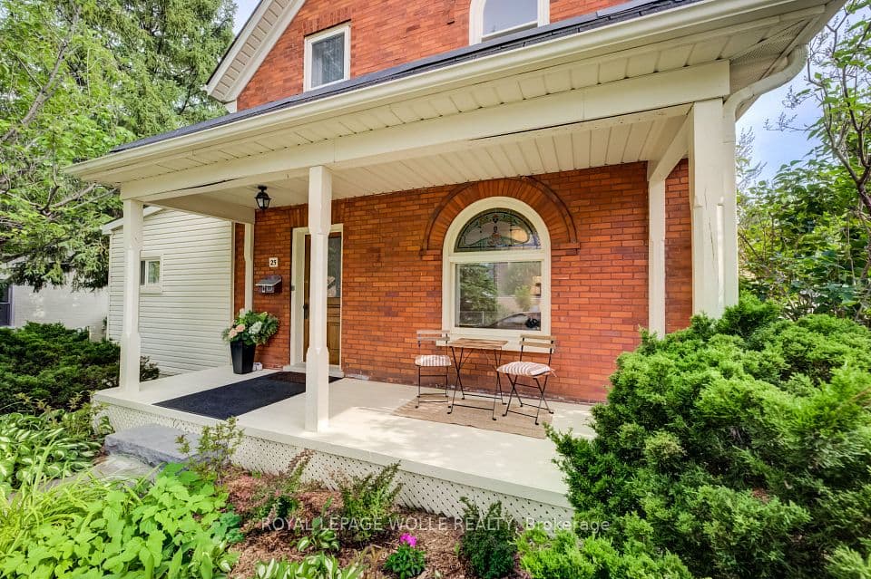 25 Central Street, Waterloo, ON N2L 3A5 – photo 3