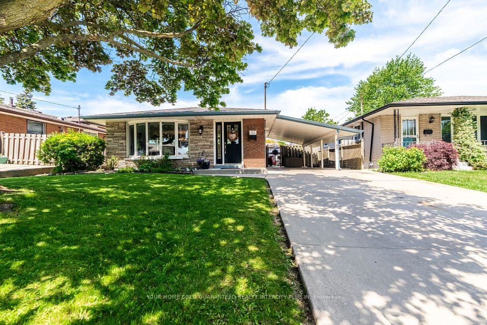 130 Burrwood Drive, Hamilton, ON L9C 3T2 – photo 2