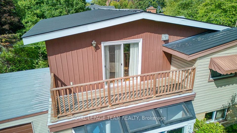 220 Ancaster Avenue, Woodroffe, ON K2B 5B3 – photo 3