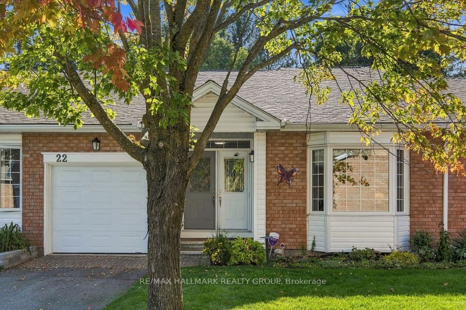22 Grand Harbour Court, Stittsville - Munster - Richmond, ON K2S 1H2 – main photo