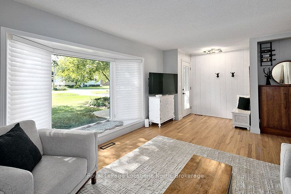 32 Napier Street E, Blue Mountains, ON N0H 2P0 – photo 3