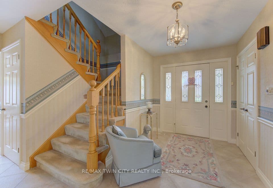 298 Roxton Drive, Waterloo, ON N2T 1R5 – photo 3